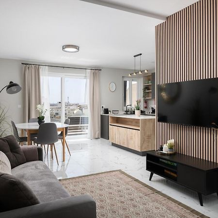 Modern 2Br Cosy Apartment With Large Terrace - Close To Manoel Island & Tigne Shopping Mall Sliema Exterior foto